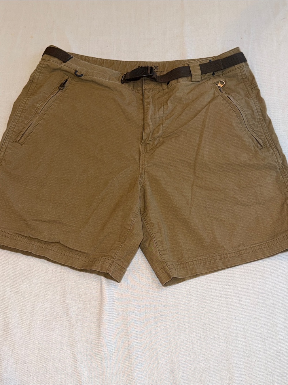 1708105 ROARK CAMPOVER ROARK’S TECHNICAL “OFF GRID SERIES” COLLECTION, SZ 31